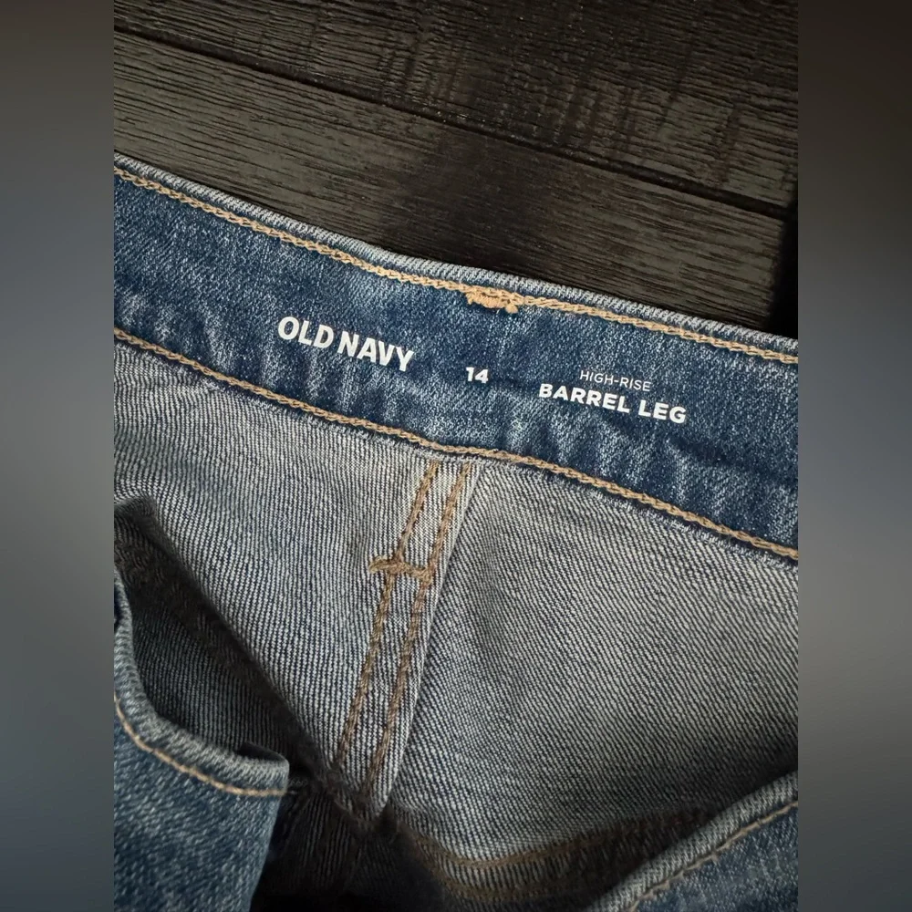 High-Waisted Barrel Ankle Jeans - Picture 7 of 8